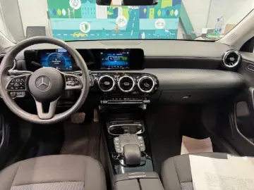 MERCEDES-BENZ CLA 200 d BLIS Key Lane Navi AUT Park-&hellip;
