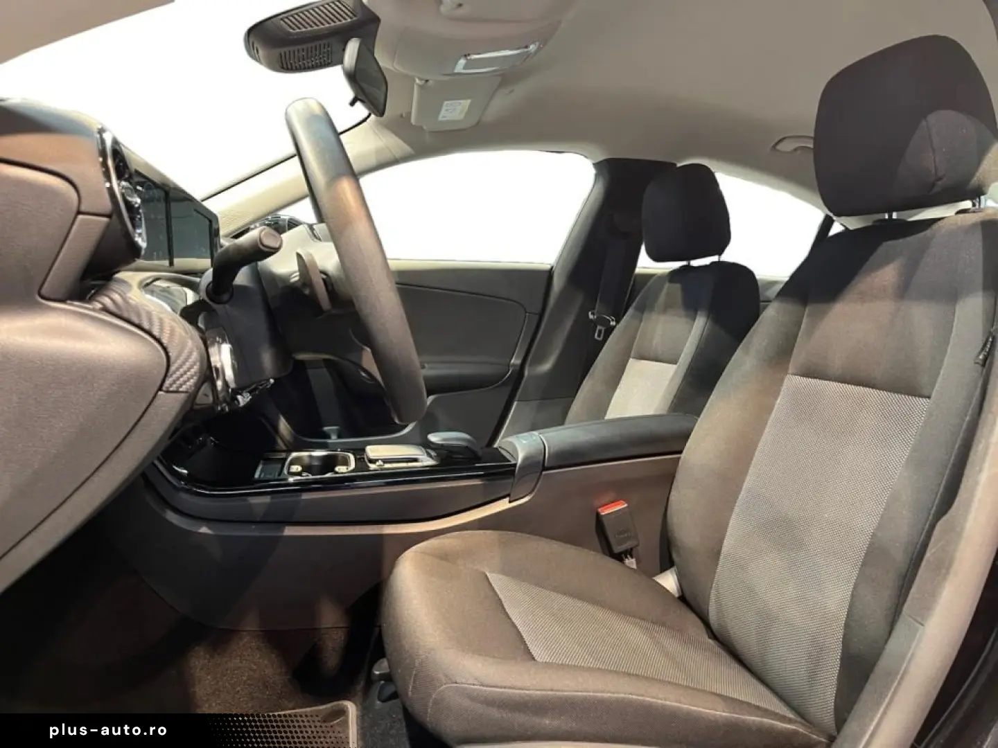 MERCEDES-BENZ CLA 180 d Coupe MBUX LED Navi AUT PTS SHZ