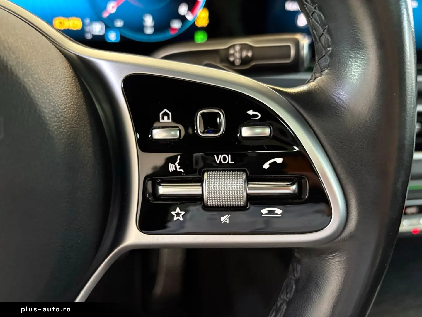 MERCEDES-BENZ GLE 400 d 4M AMG Pano Distr LED Night &hellip;