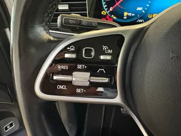 MERCEDES-BENZ GLE 400 d 4M AMG Pano Distr LED Night &hellip;