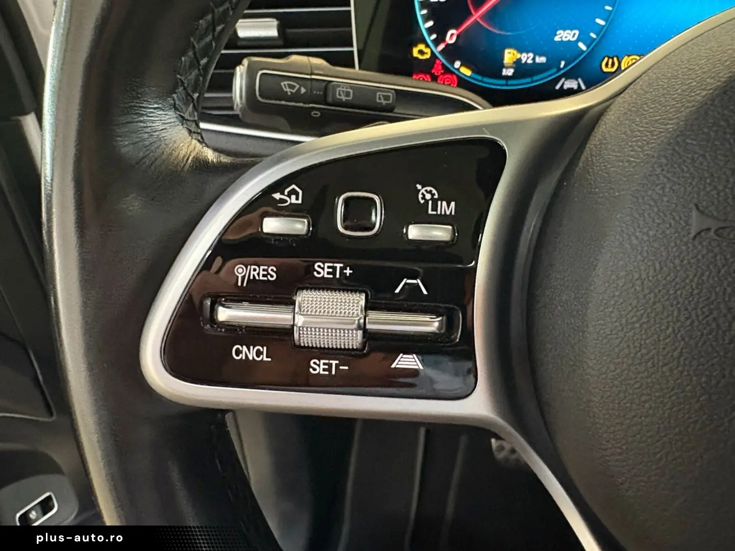 MERCEDES-BENZ GLE 400 d 4M AMG Pano Distr LED Night &hellip;