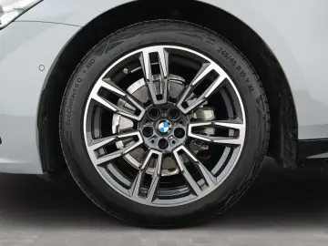 BMW 520d xDrive Lim. M Sport Dr.Assist  AHK Kamera