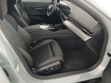 BMW 520d xDrive Lim. M Sport Dr.Assist  AHK Kamera