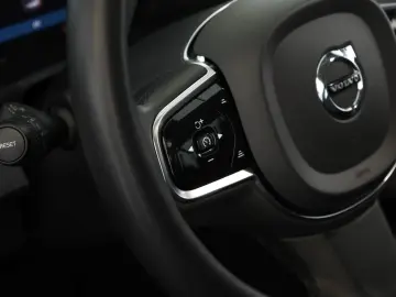 VOLVO XC90 B5 AWD Core