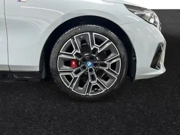 BMW 530e xDrive M Sport Pro AHK Pano B&W