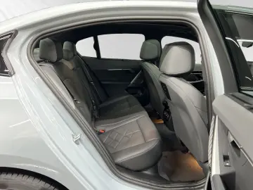 BMW 530e xDrive M Sport Pro AHK Pano B&W