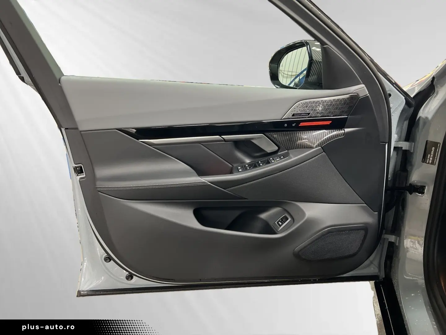 BMW 530e xDrive M Sport Pro AHK Pano B&W