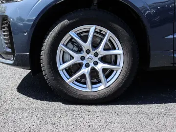 VOLVO XC60 Ultimate Dark AWD B5 Benzin EU6d HUD StandH