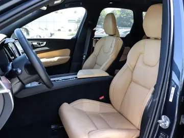 VOLVO XC60 Ultimate Dark AWD B5 Benzin EU6d HUD StandH