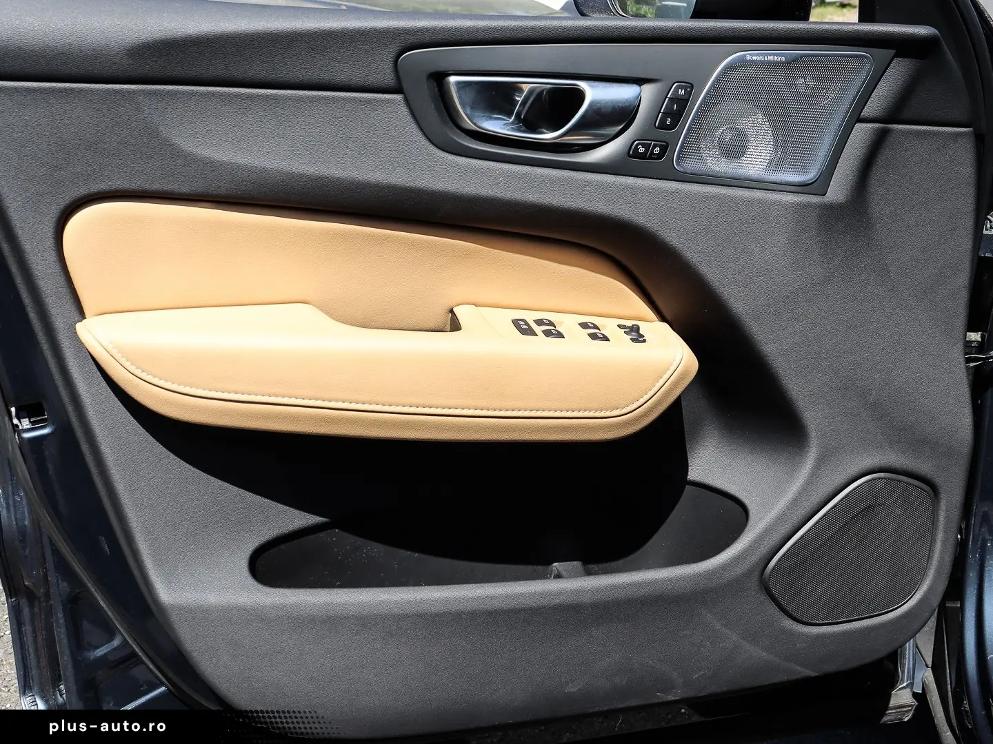 VOLVO XC60 Ultimate Dark AWD B5 Benzin EU6d HUD StandH