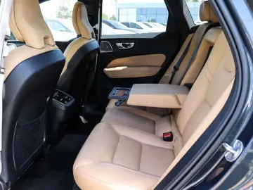 VOLVO XC60 Ultimate Dark AWD B5 Benzin EU6d HUD StandH