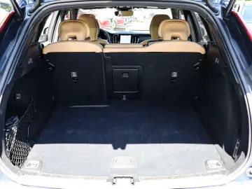 VOLVO XC60 Ultimate Dark AWD B5 Benzin EU6d HUD StandH