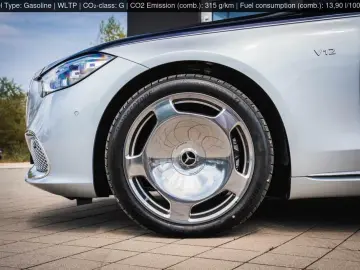 Mercedes-Benz MAYBACH S 680 4M 1 DIN 100 Limited Edition