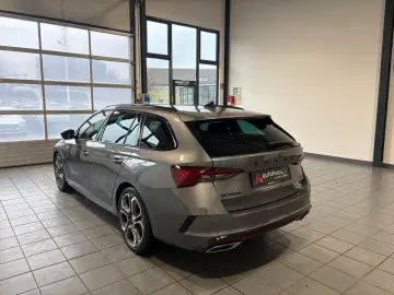 SKODA Octavia Combi 2.0 TDI   RS DSG ACC LED
