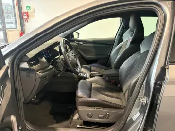 SKODA Octavia Combi 2.0 TDI   RS DSG ACC LED