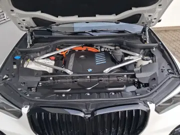 BMW X5 xDr45e iPerf M Sportpaket LED Navi