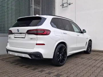 BMW X5 xDr45e iPerf M Sportpaket LED Navi