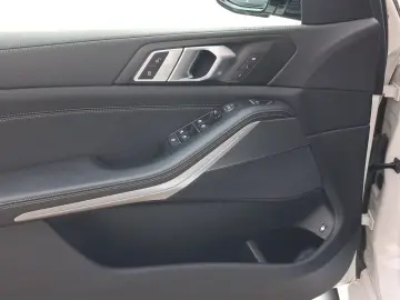 BMW X5 xDr45e iPerf M Sportpaket LED Navi