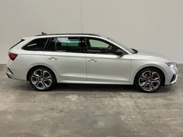 SKODA Octavia Combi RS Matrix Pano. Keyless AHK Kamera
