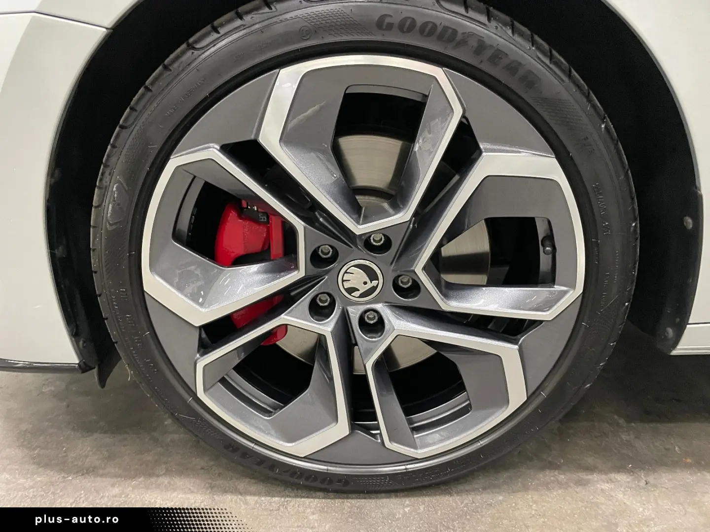 SKODA Octavia Combi RS Matrix Pano. Keyless AHK Kamera