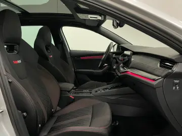 SKODA Octavia Combi RS Matrix Pano. Keyless AHK Kamera