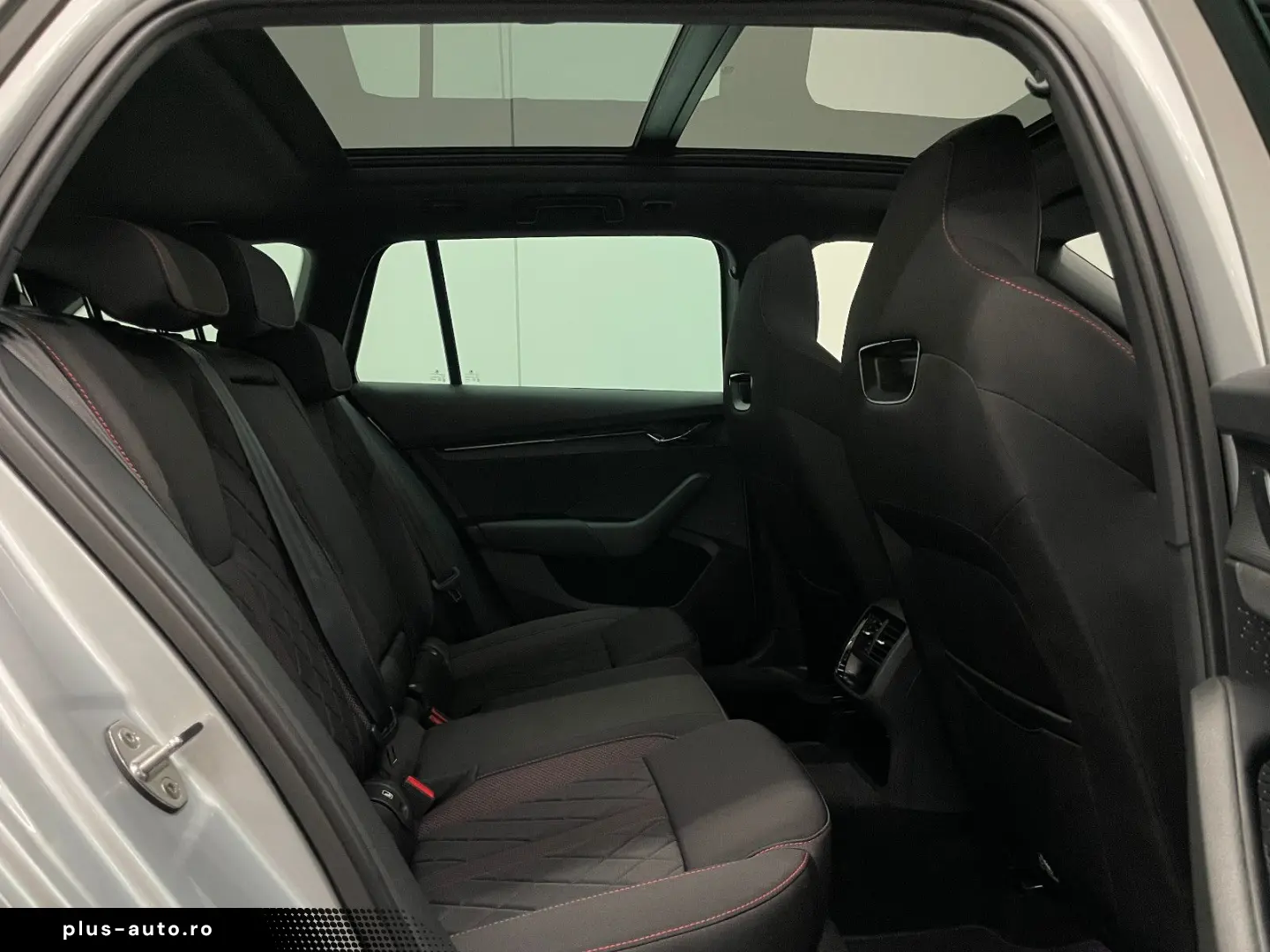 SKODA Octavia Combi RS Matrix Pano. Keyless AHK Kamera