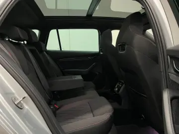 SKODA Octavia Combi RS Matrix Pano. Keyless AHK Kamera
