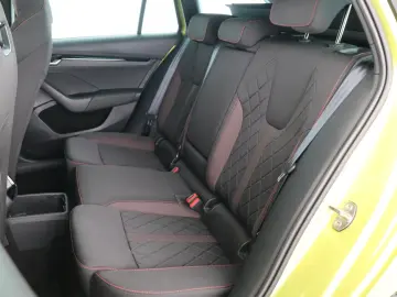 SKODA OCTAVIA COMBI RS 2.0TSI DSG NAVI MATRIX-LED