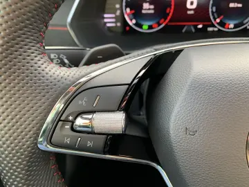 SKODA Octavia 2.0TSI DSG RS el.Klappe ACC Winterpaket