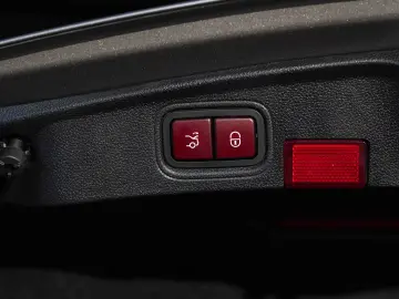 Mercedes-Benz C 400 4Matic 9G-TRONIC AMG Line