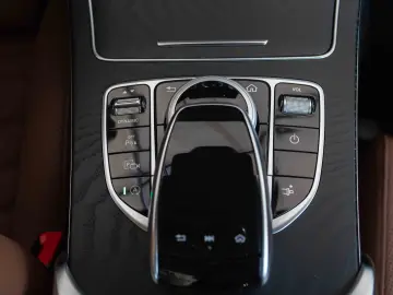 Mercedes-Benz C 400 4Matic 9G-TRONIC AMG Line