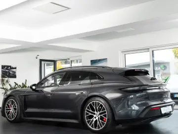PORSCHE Taycan 4S ST Luft Pano Chrono BOSE 22KW