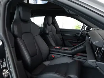 PORSCHE Taycan 4S ST Luft Pano Chrono BOSE 22KW