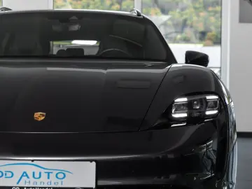 PORSCHE Taycan 4S ST Luft Pano Chrono BOSE 22KW