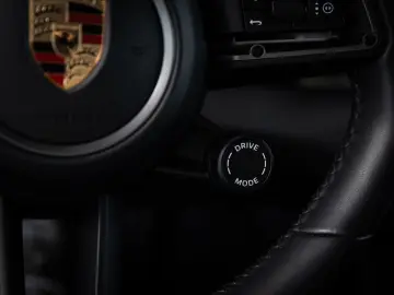 PORSCHE Taycan 4S ST Luft Pano Chrono BOSE 22KW