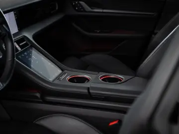 PORSCHE Taycan 4S ST Luft Pano Chrono BOSE 22KW