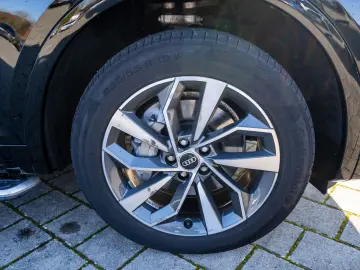 AUDI Q5 S line 40TDI quattr Stron 360  PANO Stdhz AHK