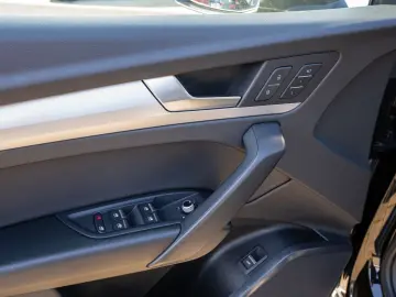 AUDI Q5 S line 40TDI quattr Stron 360  PANO Stdhz AHK