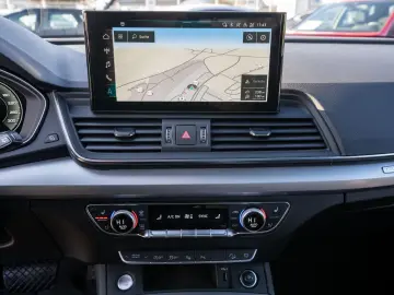 AUDI Q5 S line 40TDI quattr Stron 360  PANO Stdhz AHK