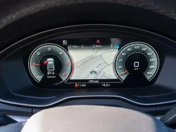 AUDI Q5 S line 40TDI quattr Stron 360  PANO Stdhz AHK