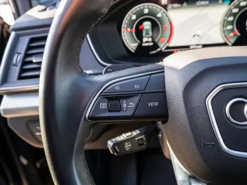 AUDI Q5 S line 40TDI quattr Stron 360  PANO Stdhz AHK