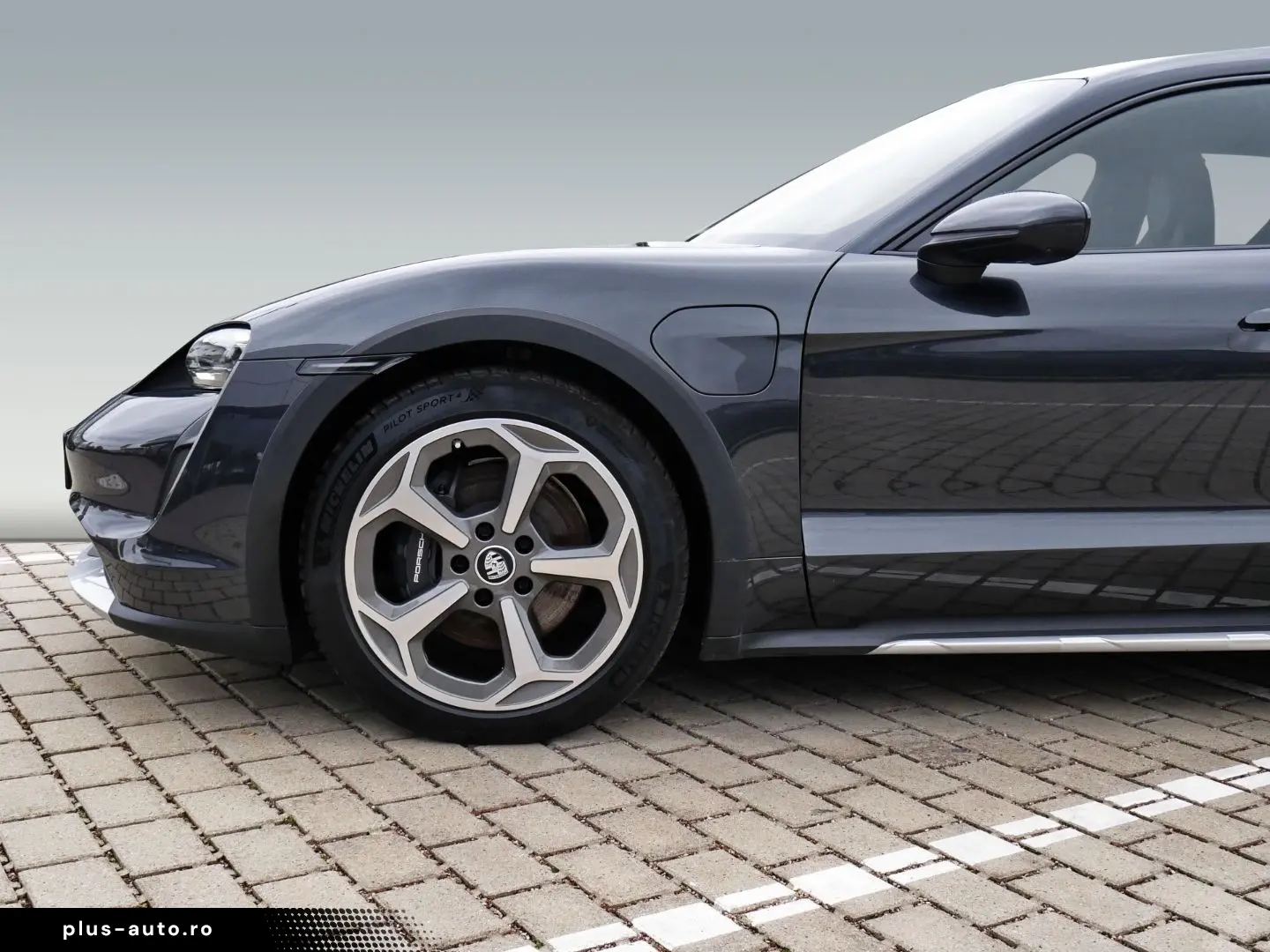 PORSCHE Taycan 4 Cross Turismo