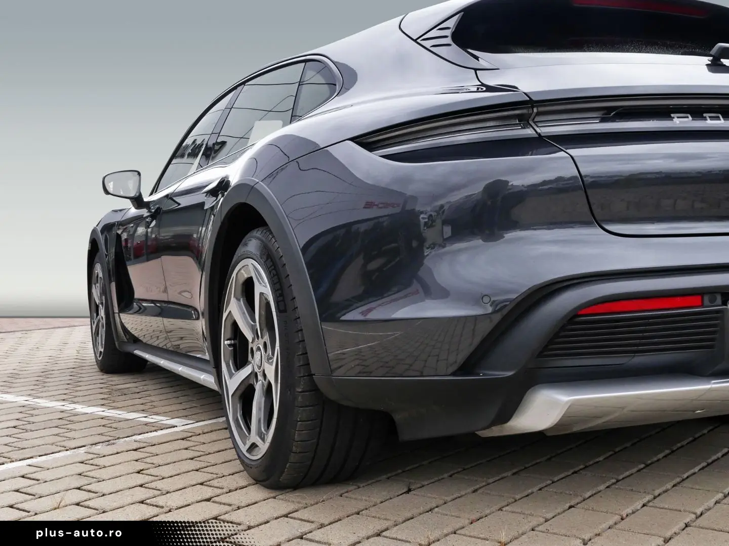 PORSCHE Taycan 4 Cross Turismo