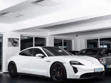 PORSCHE Taycan GTS