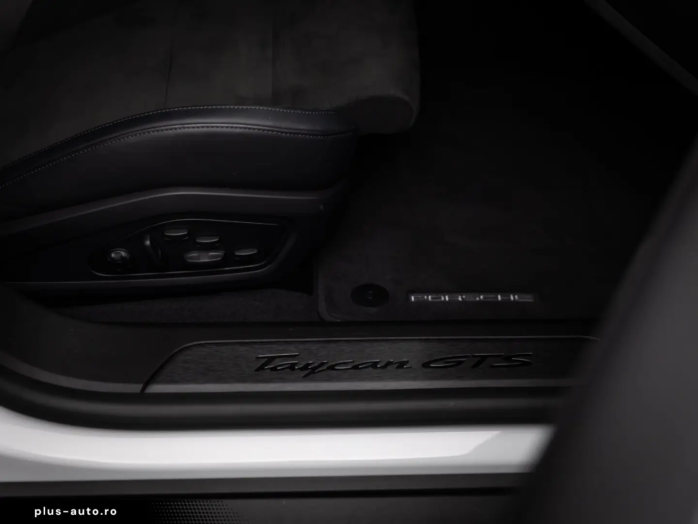PORSCHE Taycan GTS
