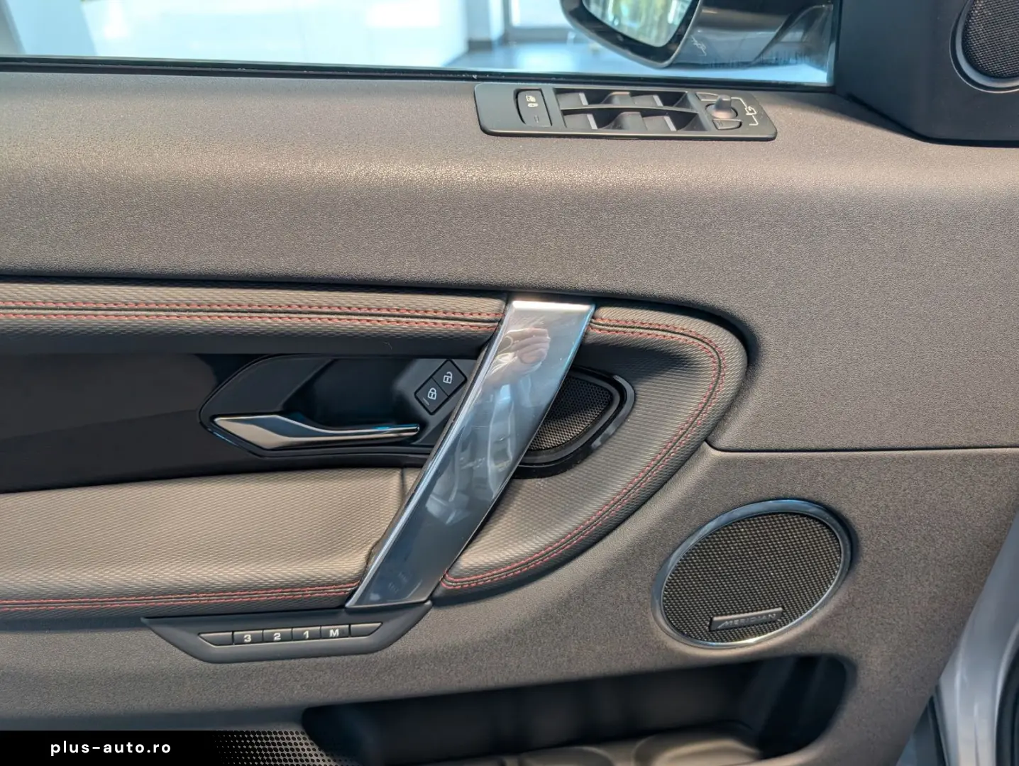 LAND ROVER Discovery Sport P250 R-Dynamic AWD AHK Panorama