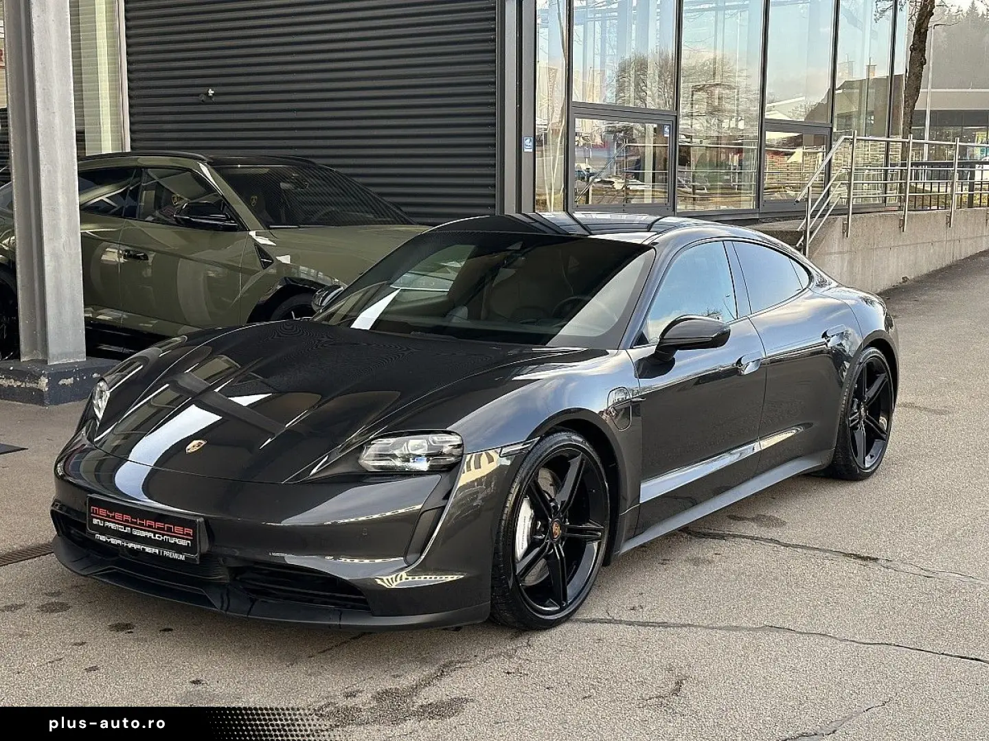 PORSCHE Taycan 4S Performance Batterie Plus   21