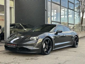 PORSCHE Taycan 4S Performance Batterie Plus   21