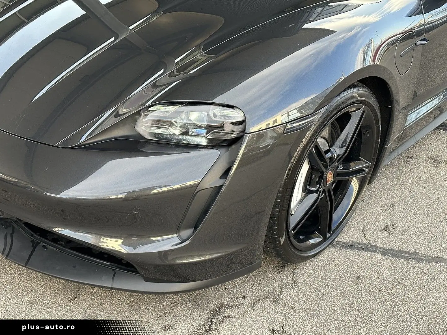 PORSCHE Taycan 4S Performance Batterie Plus   21