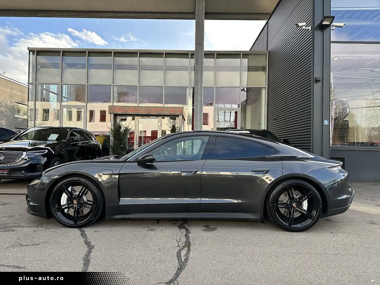 PORSCHE Taycan 4S Performance Batterie Plus   21